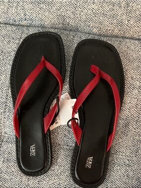Zara Black Footbed Red Leather Thong Sandals
